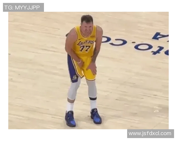 镜头回顾：东契奇这一幕令人泪目