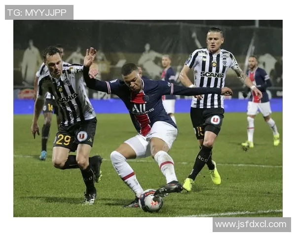 超级对决巴黎大战成焦点之最全球瞩目之战引发球迷热议